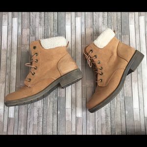 American Eagle Women’s Light tan Ankle Boots